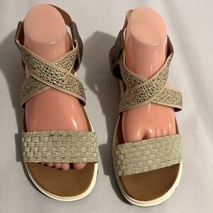 Bernie Mev Womens Open Toe Metallic Gold Slip On Flat Sandals EUR 40/US 10 NWOT